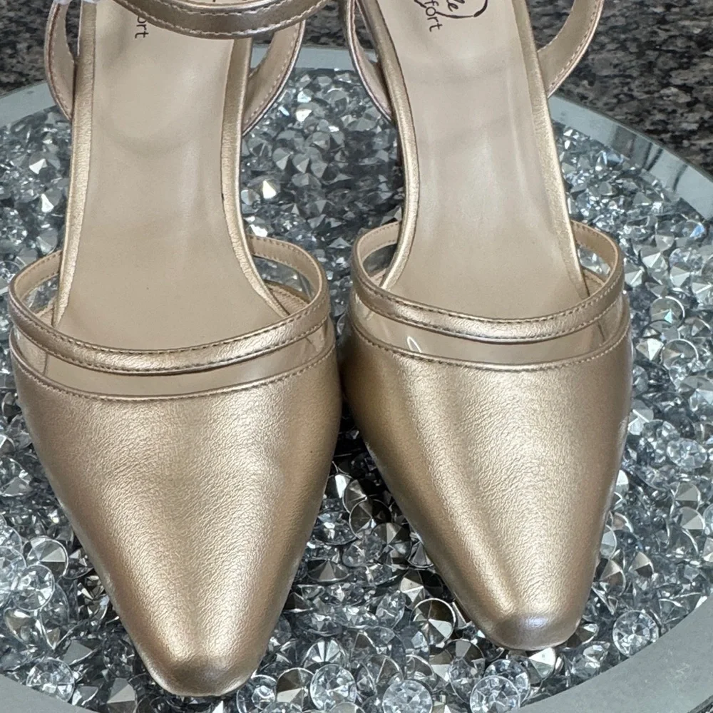 Life Simply comfort Stride Gold shimmer Strappy Heels NWOT 8W